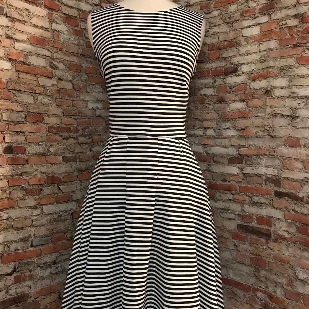 SLEEVELESS ALINE SCUBA DRESS